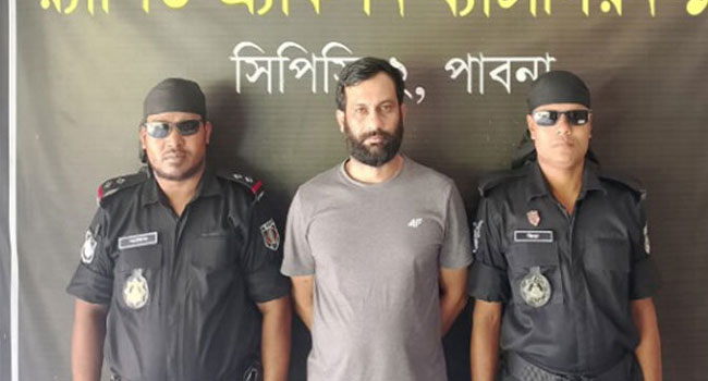 অস্ত্র-গুলিসহ সাবেক ভূমিমন্ত্রীর ছেলে গ্রেফতার