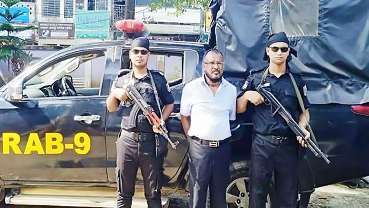 সিলেটে র‌্যাবের জালে মতছিন চেয়ারম্যান