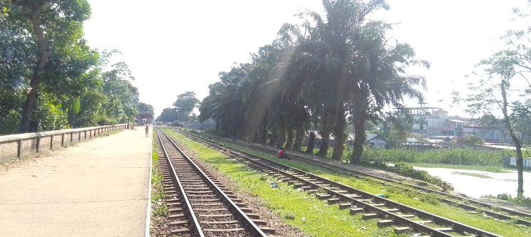 সিলেট-আখাউড়া রেল সেকশনে বন্দোবস্তকৃত কৃষিজমিতে গড়ে উঠেছে বাণিজ্যিক স্থাপনা