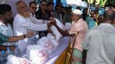 সিসিক কাউন্সিলরদের পক্ষ থেকে কমলগঞ্জে বন্যার্তদের উপহার সামগ্রী বিতরণ