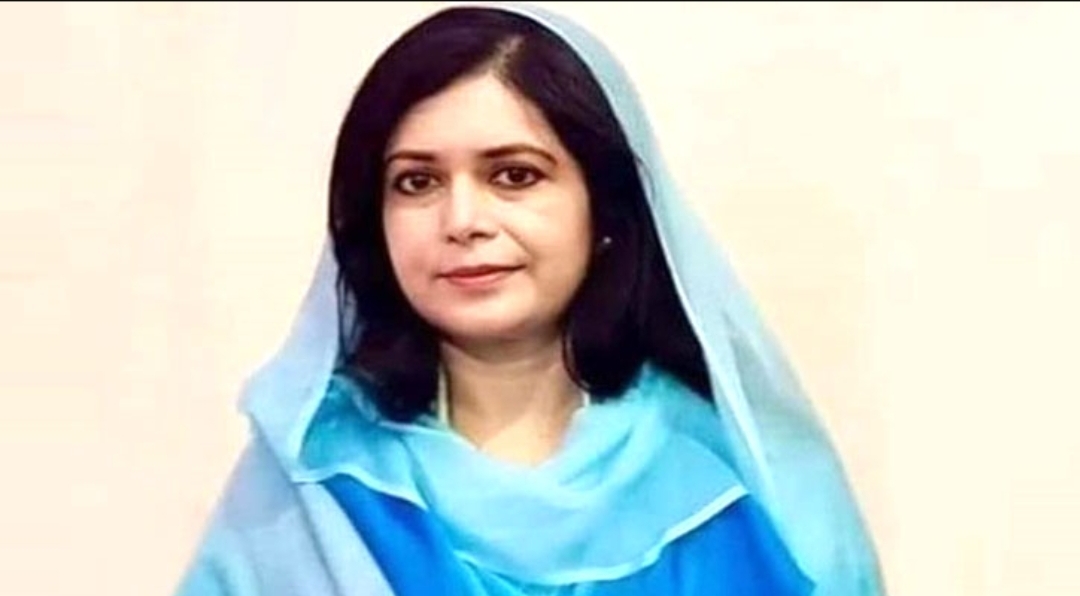 বন্যাকবলিত মানুষের পাশে ডাঃ জুবাইদা রহমান