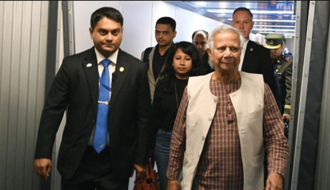 দেশে ফিরেছেন মুহাম্মদ ইউনূস