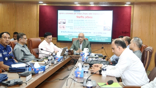 ধূমপানের বিরুদ্ধে সামাজিক আন্দোলন গড়ে তুলতে হবে : বিভাগীয় কমিশনার