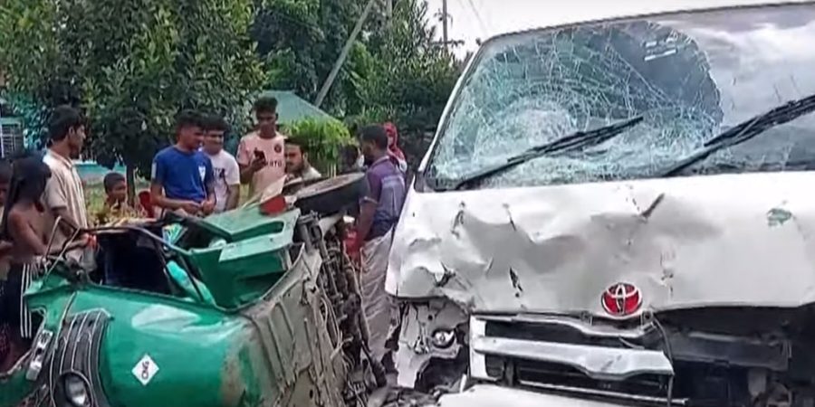 কামারখন্দে মাইক্রোবাস-অটোরিকশা সংঘর্ষে নিহত ৬