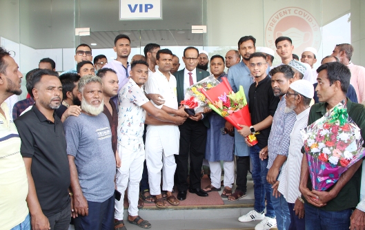 ওসমানী বিমানবন্দরে যুক্তরাজ্য বিএনপি নেতা মুশাহীদ তালুকদার কে সংবর্ধনা