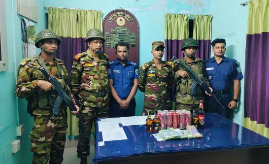 জৈন্তাপুরে যৌথ বাহিনীর অভিযানে মদ ও নগদ টাকা উদ্ধার