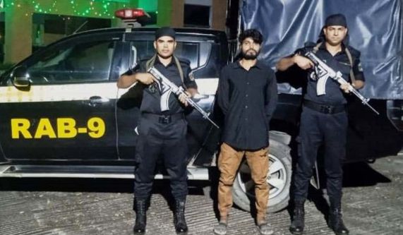 সিলেটে অস্ত্র ও ভারতীয় মুদ্রাসহ যুবক গ্রেফতার