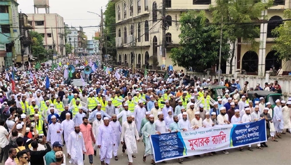 সিলেটে ঈদে মিলাদুন্নবী (সা.) র‌্যালিতে নবীপ্রেমিদের ঢল