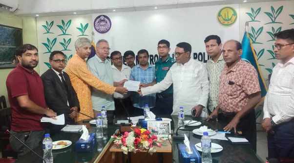 দুর্গাপূজায় নিরাপত্তা নিশ্চিত করার দাবিতে সিলেটে স্মারকলিপি পেশ