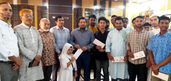 বিশ্বায়নের যুগে শিক্ষার্থীদের তথ্য-প্রযুক্তিতে দক্ষতা অর্জন করতে হবে : জেলা প্রশাসক