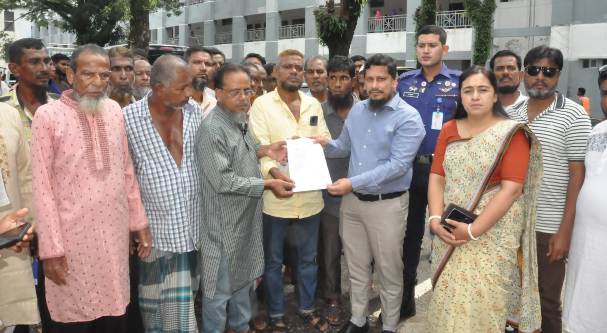 ভূমিখেকো চক্রের হয়রানি বন্ধের দাবিতে ভূমি উপদেষ্টা বরাবর স্মারকলিপি