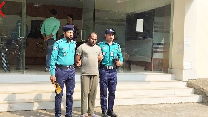 ৫ হাজার টাকার চুক্তিতে একাই ২৮টি গু’লি ছো’ড়ে’ন তৌহিদ