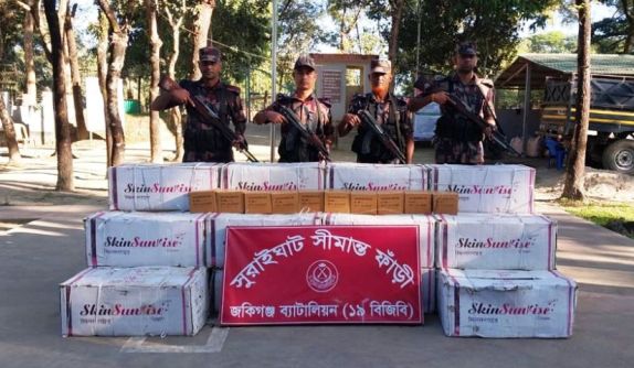 সিলেটে ভারতীয় কসমেটিক্সসহ অর্ধ কোটি টাকার পণ্য জব্দ