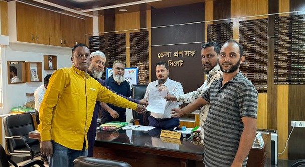 প্রিপেইড মিটার বাতিল সহ ৬ দফা দাবিতে জেলা প্রশাসকের কাছে স্মারকলিপি প্রদান