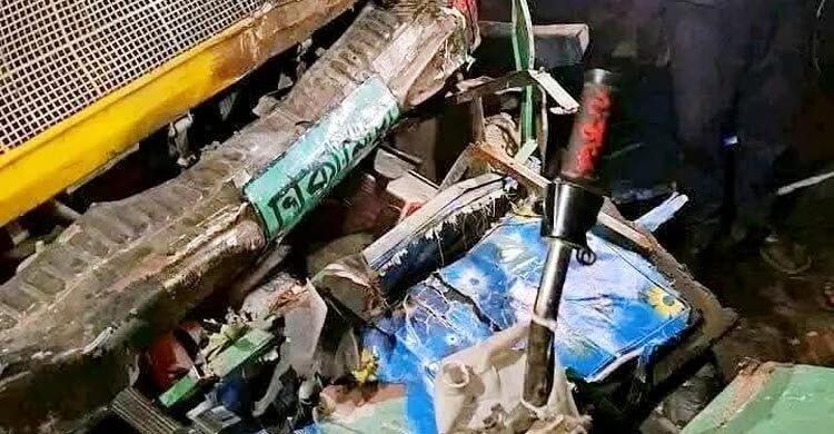 ট্রাক-কাভার্ডভ্যান চাপায় অটোরিকশার ৪ যাত্রী নিহত