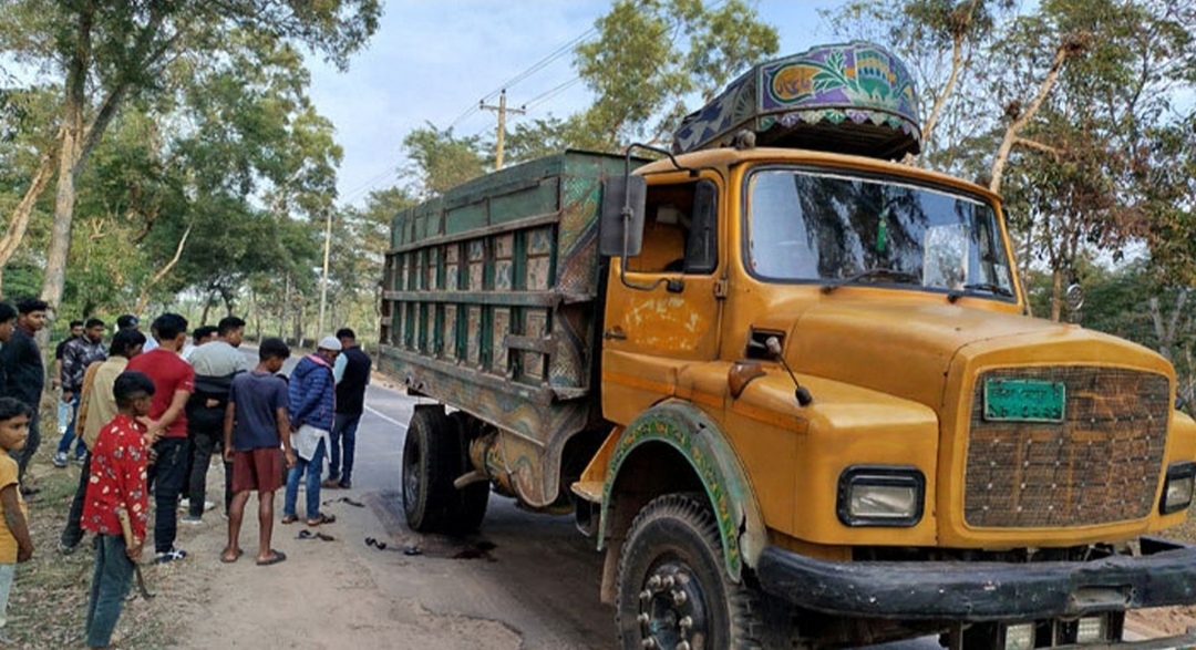 চুনারুঘাটে ট্রাকচাপায় মোটরসাইকেল আরোহি নিহত