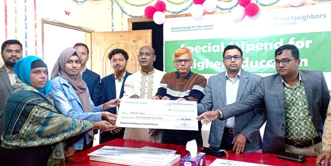 কমলগঞ্জে গৃহ কৃষি সামগ্রী ও নগদ অর্থ সহায়তা প্রদান