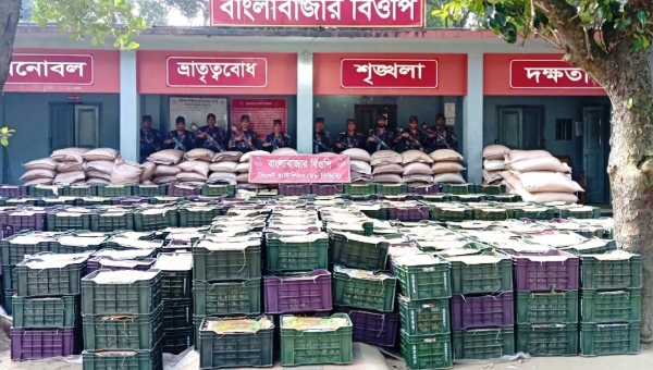 সিলেটে বিজিবির অভিযানে দেড় কোটি টাকার চোরাই মালামাল জব্দ