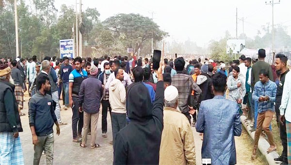 ৫ টাকা নিয়ে ৪ ঘণ্টাব্যাপী দুই গ্রামবাসীর সংঘর্ষ, আহত অর্ধশতাধিক
