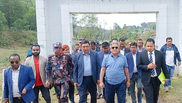 তামাবিল স্থলবন্দরে ব্যবসা পরিচালনার ক্ষেত্রে সহযোগিতা করা হবে : উপদেষ্টা সাখাওয়াত হোসেন
