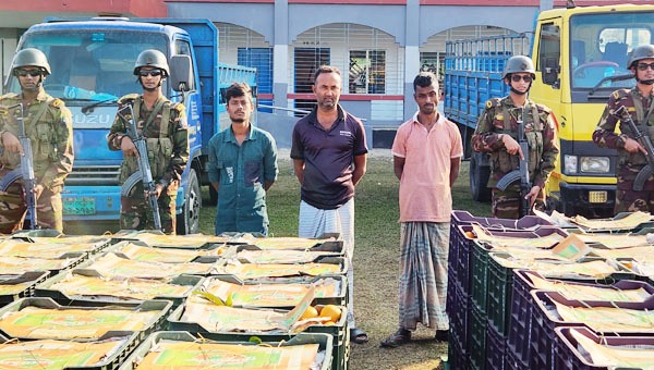 সুনামগঞ্জে বিপুল পরিমাণ ভারতীয় পণ্য জব্দ, আটক ৩