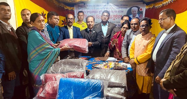 মহালয়া উদযাপন পরিষদ শ্রীহট্টের শীতবস্ত্র বিতরণ সম্পন্ন