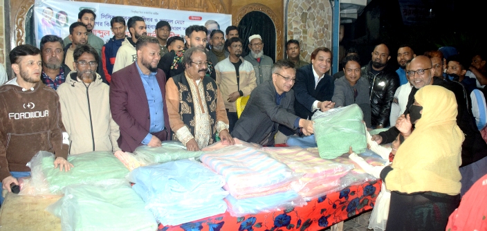 বিএনপি দরিদ্র মানুষের পাশে দাঁড়িয়ে সাধ্যমতো কাজ করে যাচ্ছে : খন্দকার মুক্তাদির