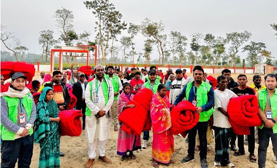 শ্রীমঙ্গলে শতাধিক চা শ্রমিক পরিবারের মাঝে লেপ বিতরণ