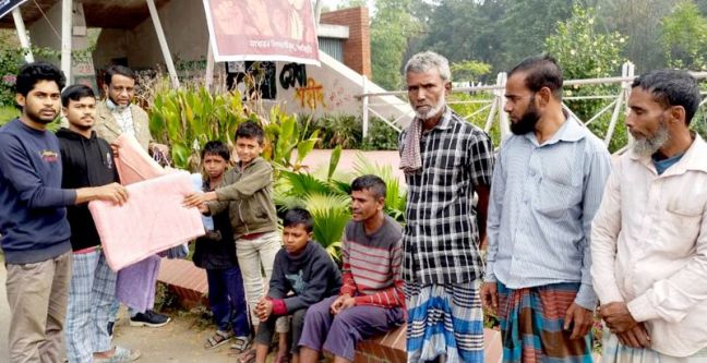 শীতার্তদের পাশে শাবি বৈষম্যবিরোধী ছাত্র আন্দোলন