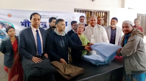 হজরত শাহজালাল (রহ:) এর মাজারে শীতবস্ত্র বিতরণ