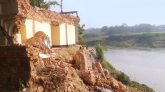 সিলেটে সুরমা নদীর ভাঙনে বিলীন হচ্ছে স্কুল, মসজিদ, বাড়িঘর