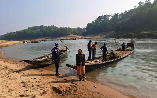 জৈন্তাপুরে প্রশাসনের অভিযানে ৬ জন আটক