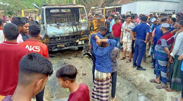 জুড়ীতে মাটিবাহী ট্রাকচাপায় শিশু নিহত