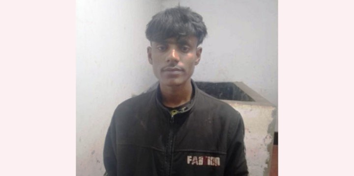 সিএনজি থেকে নামিয়ে দুই বোনকে সংঘবদ্ধ ধর্ষণ, গ্রেপ্তার ১