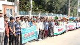সিলেট সদর উপজেলার খেলার মাঠে মেলা ব’ন্ধে’র দাবিতে মানববন্ধন