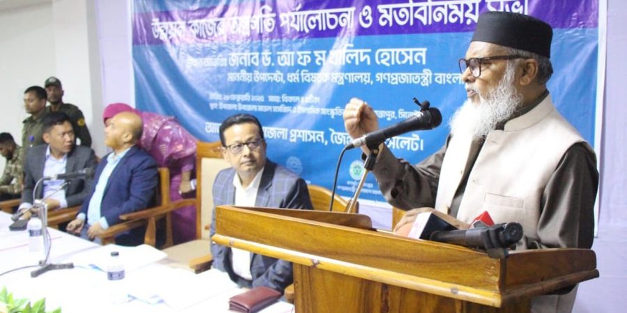 জৈন্তাপুরে মডেল মসজিদের কাজের অগ্রগতি পরিদর্শন করলেন ধর্মবিষয়ক উপদেষ্টা