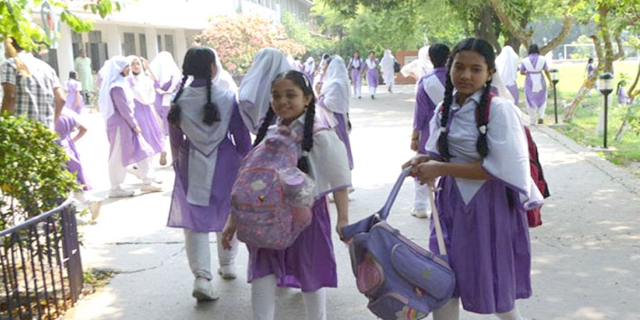 এক মাসের বেশি ছুটিতে শিক্ষা প্রতিষ্ঠান