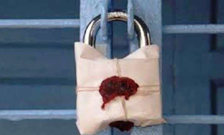 বাজারে তেলের সংকট, গোডাউন ভর্তি তেল সীলগালা