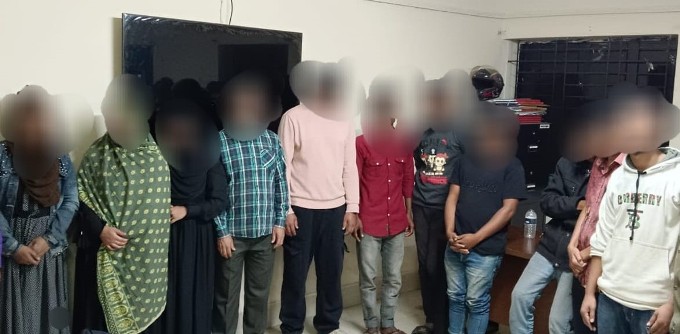 সিলেটে আবাসিক হোটেল থেকে ১১ নারী পুরুষ আটক
