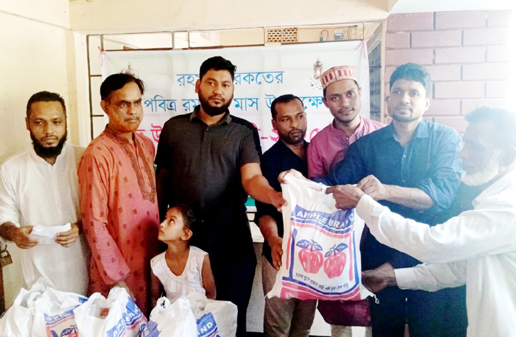 ২৭ নং ওয়ার্ডে আব্দুল জব্বার চৌধুরী ওয়েলফেয়ার ফাউন্ডেশনের ঈদ উপহার বিতরণ