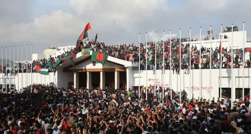 জুলাই অ’ভ্যু’ত্থা’নে আ’ক্রা’ন্ত’দে’র জন্য ২০ লাখ ইউরো দেবে ইইউ