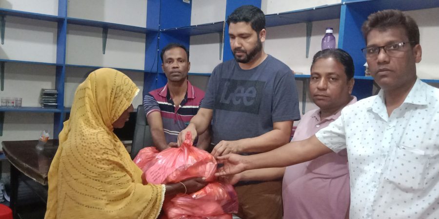 কমলগঞ্জে সাংবাদিক সমিতির উদ্যোগে ঈদ খাদ্য সামগ্রী বিতরণ