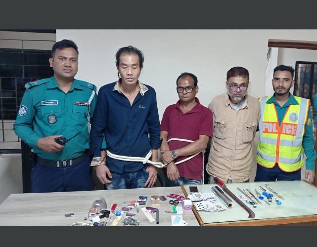 পিযুষের সহযোগীসহ আটক ৩