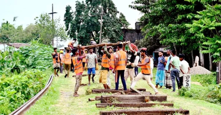 শুরু হয়েছে সিলেট-ছাতক রেলপথে সংস্কারকাজ