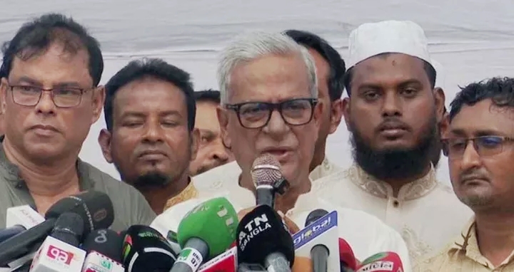 আপনি ১৮ কোটির ইউনূস, আমরা পদত্যাগ চাই না : ফারুক