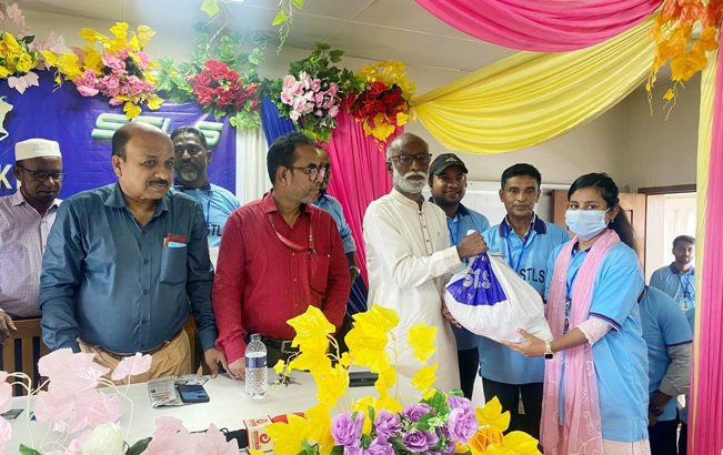 কুলাউড়ায় দুই শতাধিক শিক্ষার্থীর মধ্যে খাদ্য সমগ্রী বিতরণ