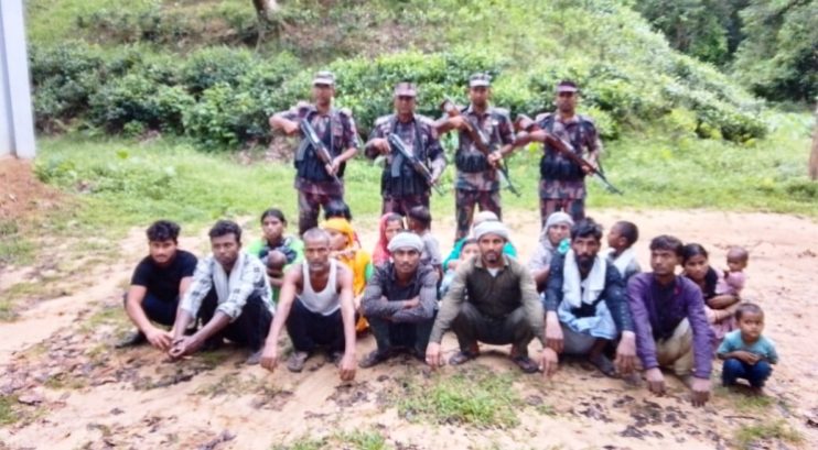কমলগঞ্জ সীমান্তে নারী-শিশুসহ ২১ জনকে ঠেলে পাঠালো বিএসএফ