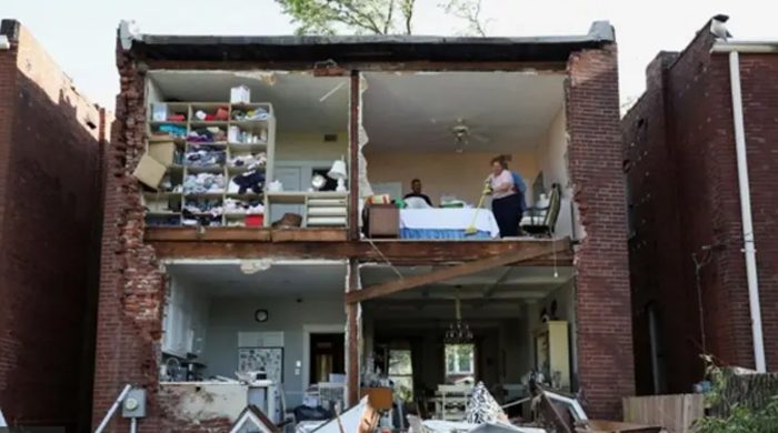 টর্নেডোর তাণ্ডবে যুক্তরাষ্ট্রে নিহত অন্তত ২৫