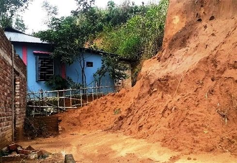 সিলেটে টিলা কাটার অভিযোগে ৬ জনের বিরুদ্ধে মামলা