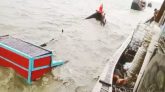 ৩৯ জন যাত্রী নিয়ে ট্রলারডুবি, পুলিশ সদস্যসহ নিখোঁজ ৬
